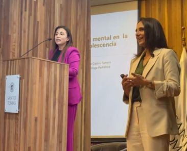 Con emoción y gratitud damos cierre a una gira internacional breve pero profundamente significativa. En tan solo dos días, nuestra querida referente Carina Castro logró dejar una huella imborrable en cada institución que visitó, conectando con estudiantes, docentes y comunidades desde lo más humano: la educación emocional.